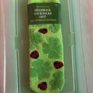 Bath & Body Works Green Shamrock Lounge Socks